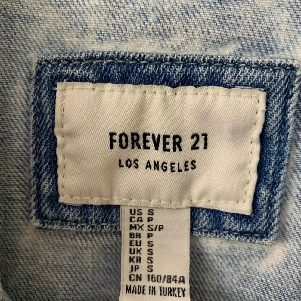Forever 21 Denim Jacket Women’s Size Small Blue Light Wash Cute Jean Jacket - Picture 2 of 6